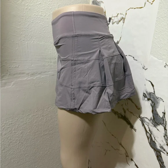 Lulumelon skirt size 6 new purple lilac color - Picture 2 of 7